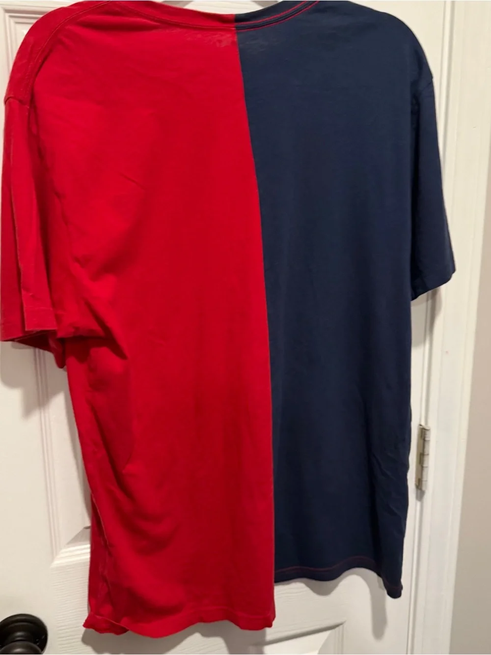 True Religion World Tour Split Color Graphic T-Shirt Men’s L Red Navy